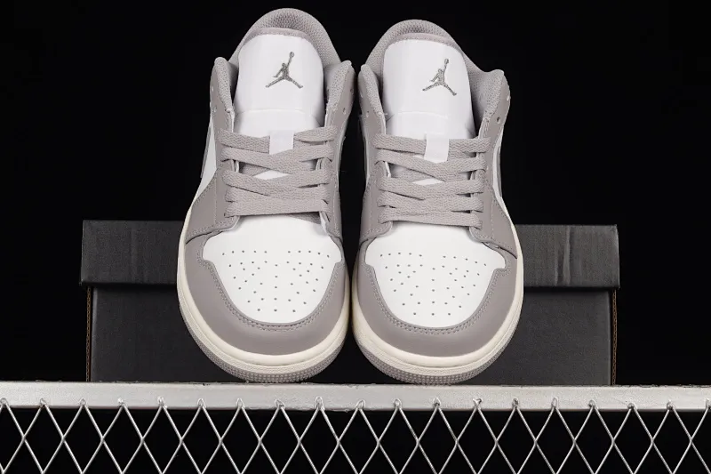 All categories Air Jordan Jordan series basketball shoes Air Jordan 1 Low Z version Air Jordan 1 Low "Vintage Grey" AJ1 Joe 1 white gray low-top basketball shoes 553558-053